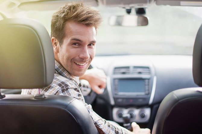 Private Scenic Transfer from Munich to Prague with 4h of Sightseeing - Munich pickup: starting your day without logistics stress
