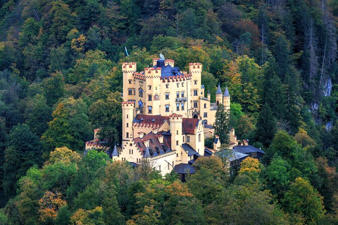 Private Tour to Royal Castle of Neuschwanstein and Hohenschwangau - Hohenschwangau Photo Stop: A Quick Look Without the Ticket Line