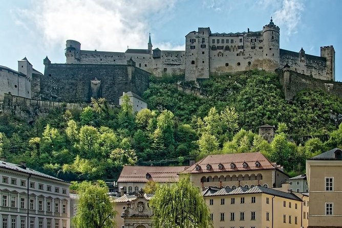 Private Transfer from Munich to Salzburg with 2 hours for sightseeing - Vehicles and group size: choose the right match