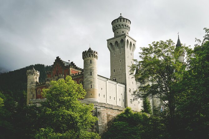 Private Van Tour to Royal Castle of Neuschwanstein from Munich - The Munich-to-Neuschwanstein drive: why private time pays off