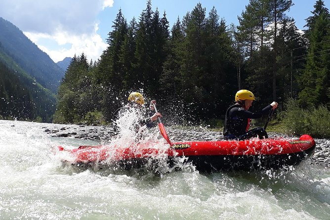 Rafting classic Iller - Level 2 white water tour - Rafting Classic Iller: Level 2 means you’ll work, but you won’t be on your own