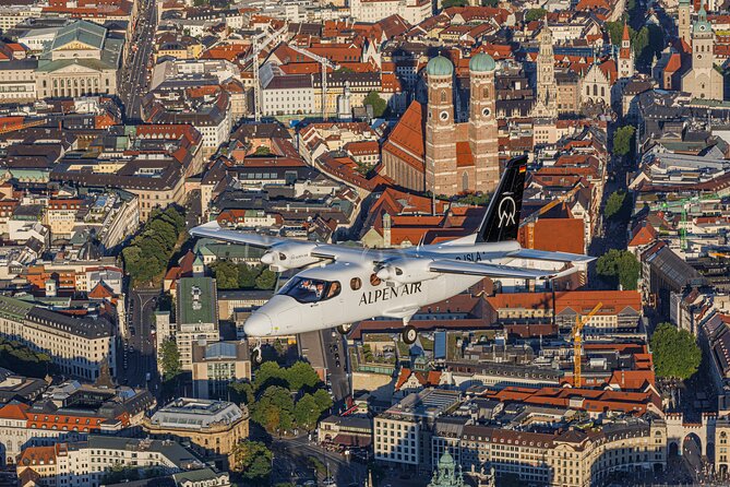 Sightseeing flight Zugspitze Neuschwanstein Castle Alps Munich Augsburg - Augsburg to Munich: where the flight pattern starts