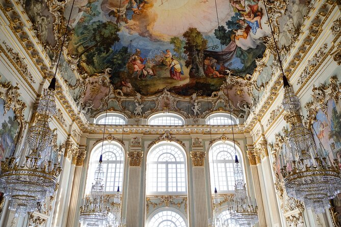 Skip-the-line Nymphenburg Palace Guided Tour with Transfers - The short stops that keep the story moving