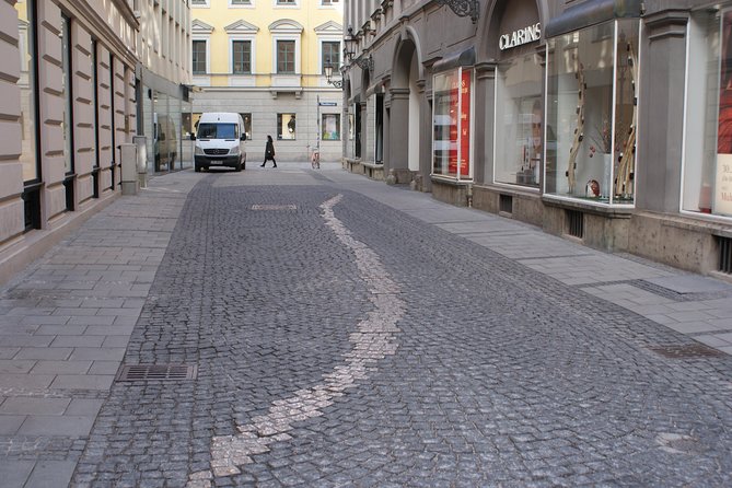 Small-Group 2-Hour Munich and The Third Reich Walking Tour - Small group pacing: how this tour works in real life