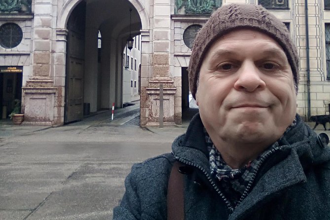 Third Reich - Facts about WWII : Small Group Walking tour - Ludwig Maximilian University and Odeonsplatz: resistance and the Hitler Putsch