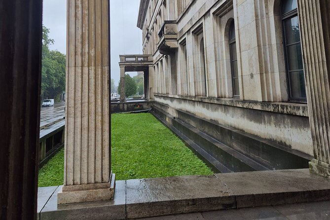 Third Reich Tour Munich - Isartor Gate: the tour starts where Munich’s old center still breathes